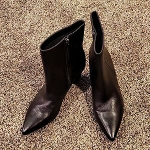 Black leather Naturlizer angel boots size 9